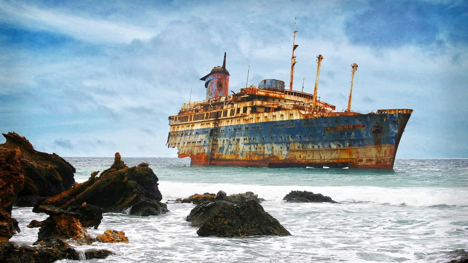 abandoned cruise ships floating around the world