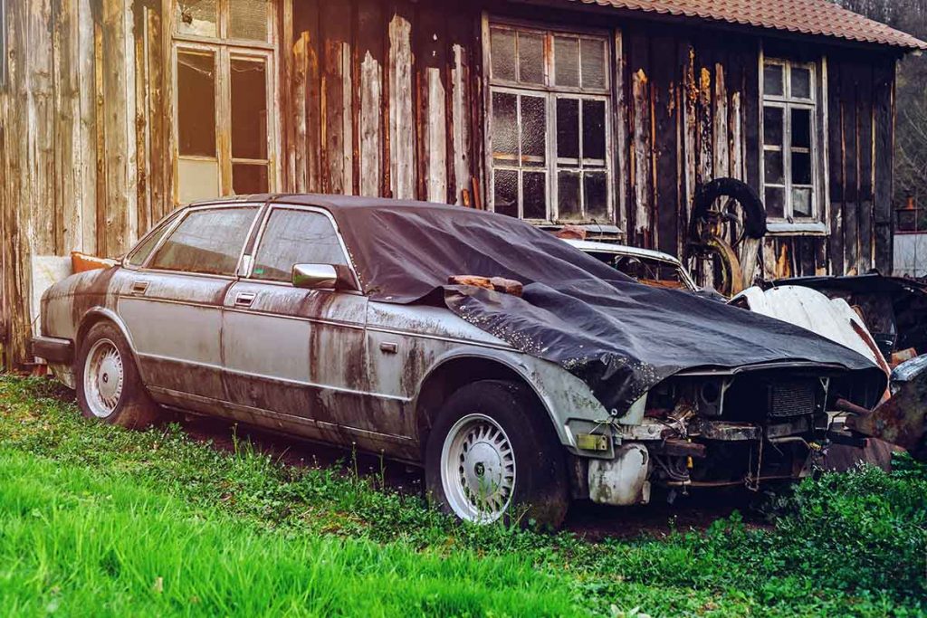 can-i-sell-my-junk-car-for-cash-sell-it-to-a-local-junkyard